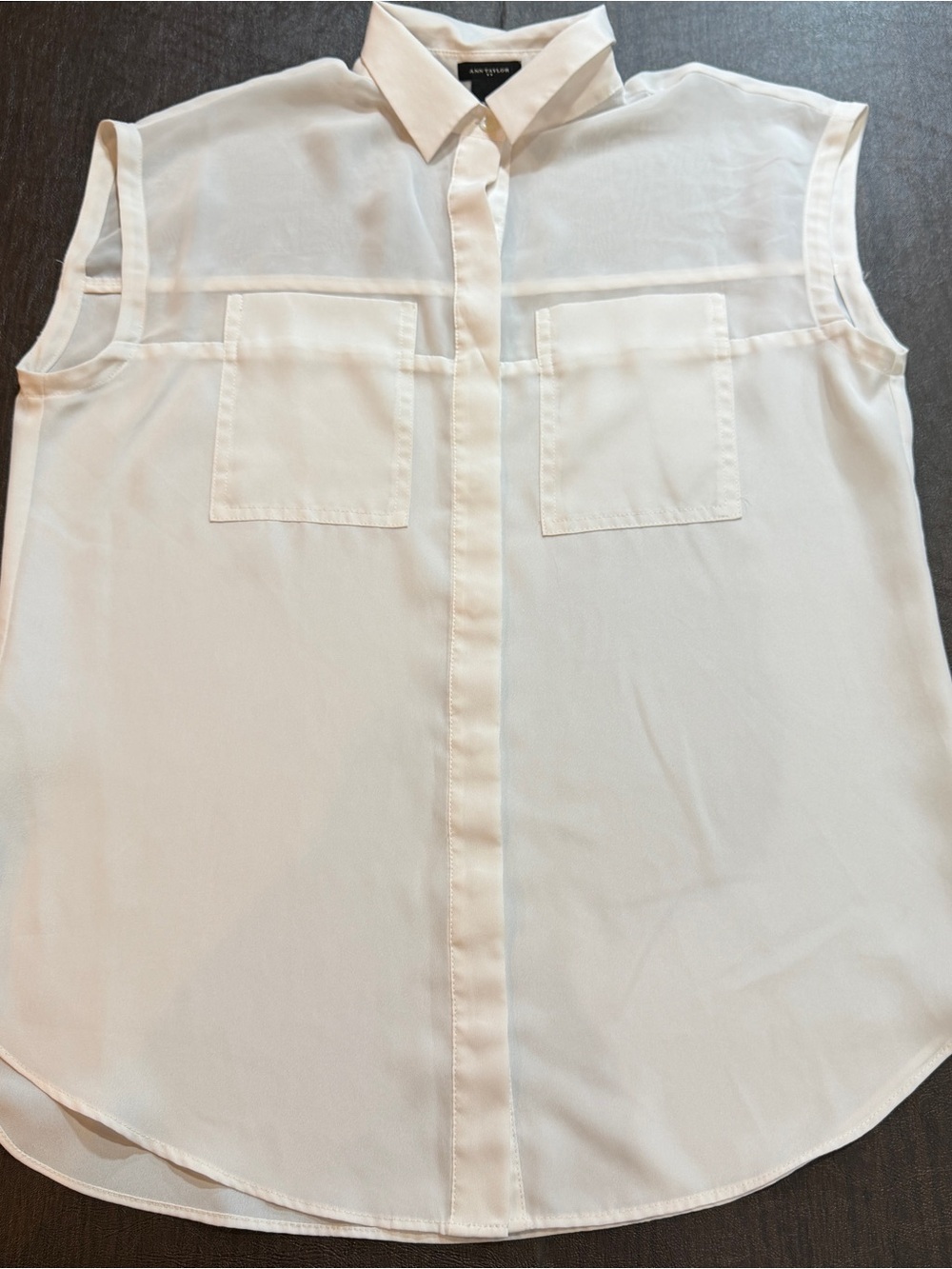 Ann Taylor Sleeveless Button Front Shell in Off-White